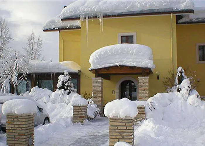 מלון Valle Dell' Oro 3*